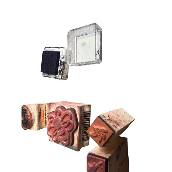 Mixed Lot of 16 Stamps Vintage &‎ Modern | Halloween Pumpkin Flowers Bee Lion - Picture 9 of 13